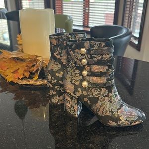 Kenneth Cole Reaction Boots